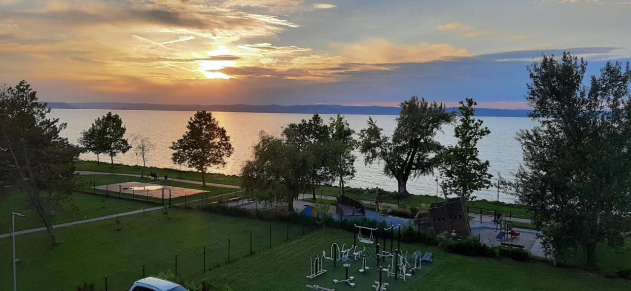 Sunset Home Apartman Шіофок Екстер'єр фото